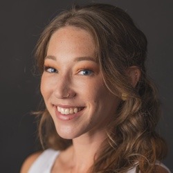 Headshot of Maggie Saunders
